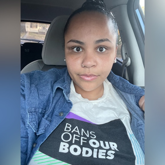 Adriana | Onslaught of Secondhand Joy - Picture 5 of 14